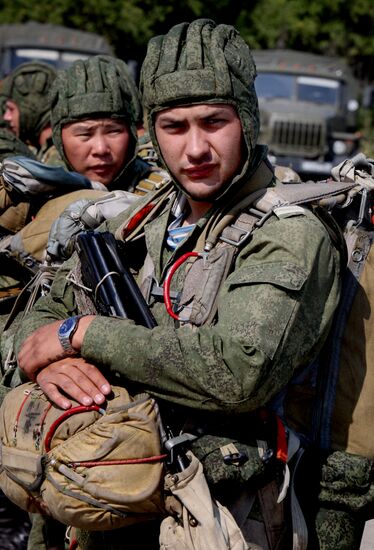 Air assault brigade holds drill as part of Eastern Military District's combat readiness check