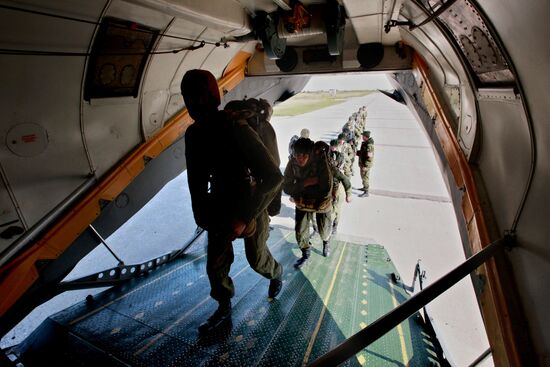 Air assault brigade holds drill as part of Eastern Military District's combat readiness check
