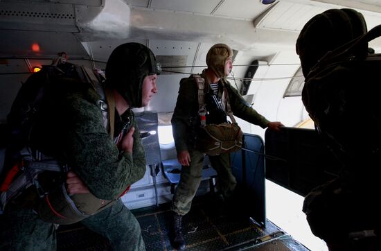 Air assault brigade holds drill as part of Eastern Military District's combat readiness check