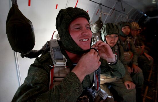 Air assault brigade holds drill as part of Eastern Military District's combat readiness check