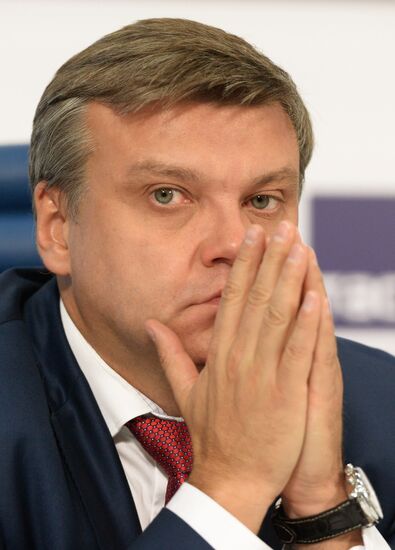 Presentation of Russian Nanotechnology Products sign