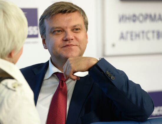 Presentation of Russian Nanotechnology Products sign