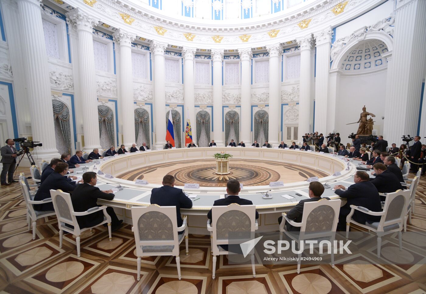 Vladimir Putin meets with elected governors of Russia's regions