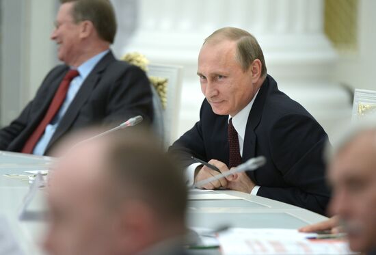 Vladimir Putin meets with elected governors of Russia's regions