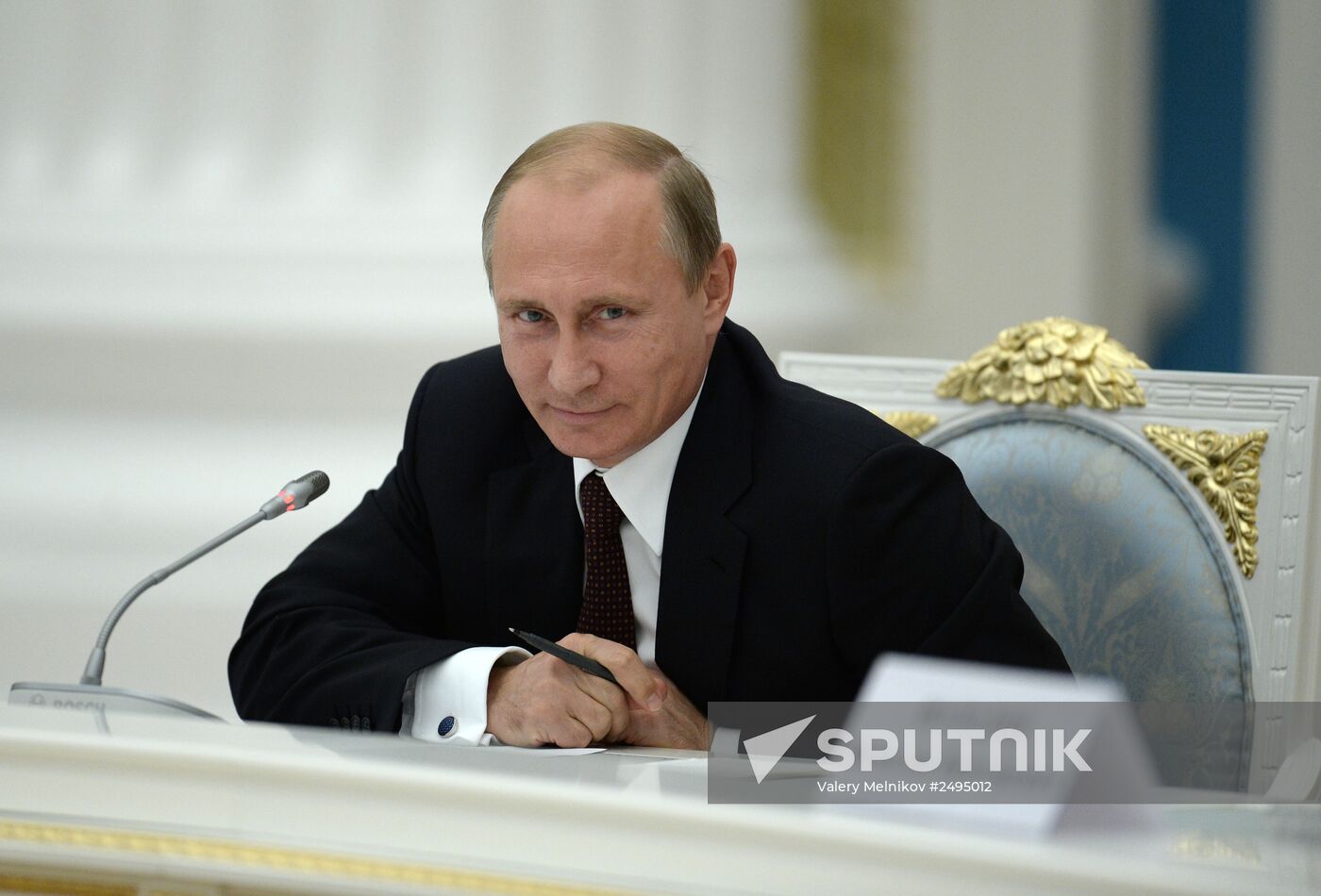 Vladimir Putin meets with elected governors of Russia's regions