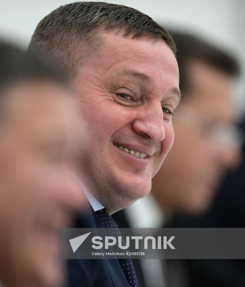 Vladimir Putin meets with elected governors of Russia's regions