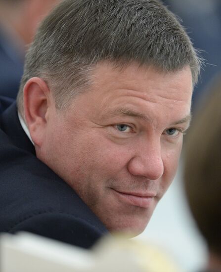 Vladimir Putin meets with elected governors of Russia's regions