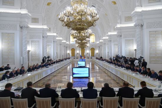 Vladimir Putin holds State Council meeting