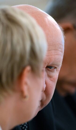 Vladimir Putin holds State Council meeting