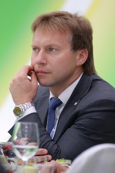 Sberbank business lunch as part of International Investment Forum Sochi-2014