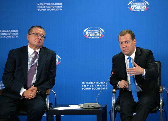 Dmitry Medvedev attends Sochi 2014 International Investment Forum