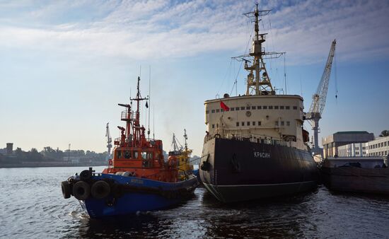 The Krasin icebreaker tigged for repairs