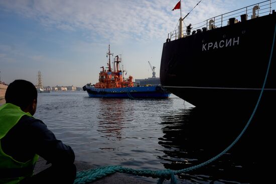 The Krasin icebreaker tigged for repairs