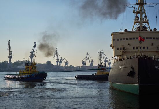 The Krasin icebreaker tigged for repairs