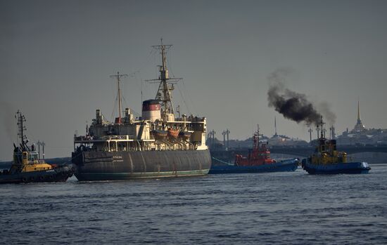 The Krasin icebreaker tigged for repairs