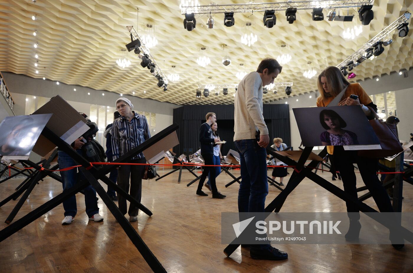 Exhibition of photographs taken by Rossiya Segodnya reporters in southeastern Ukraine