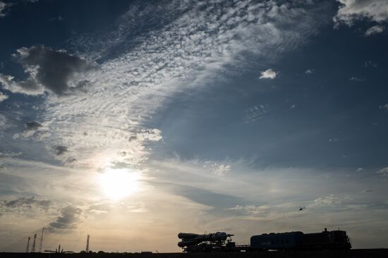 The Soyuz TMA-14M spacecraft approaches the launch pad