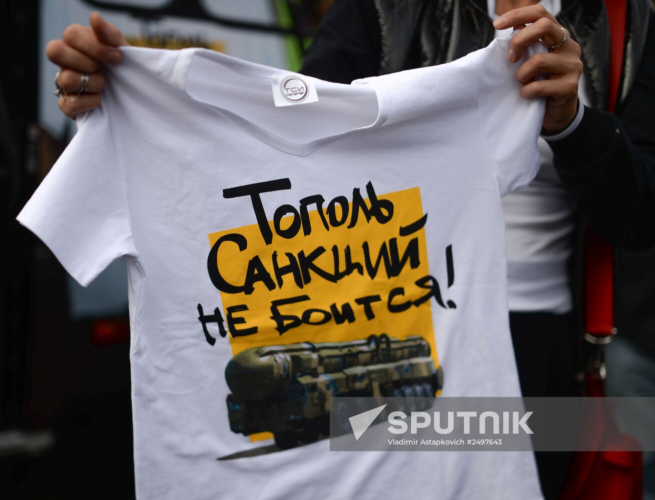 Action "Fashions' answer: No to the Sanctions!"