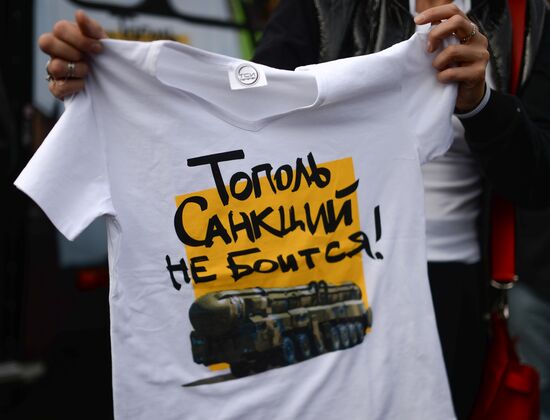 Action "Fashions' answer: No to the Sanctions!"