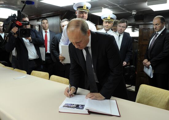 Vladimir Putin visits Novorossiisk