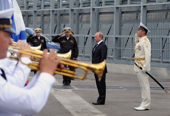 Vladimir Putin visits Novorossiisk