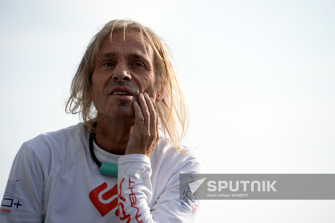 Spiderman Alain Robert conquers Vysotsky skyscraper