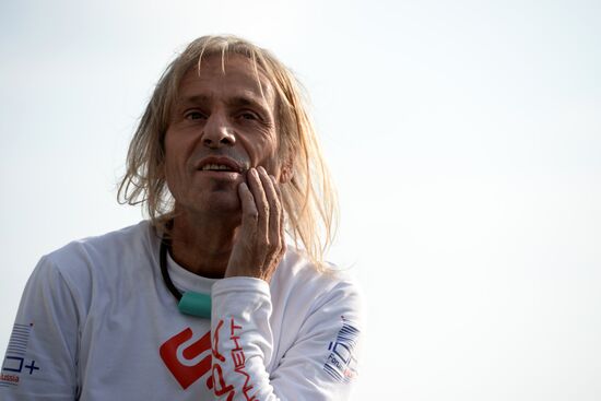 Spiderman Alain Robert conquers Vysotsky skyscraper