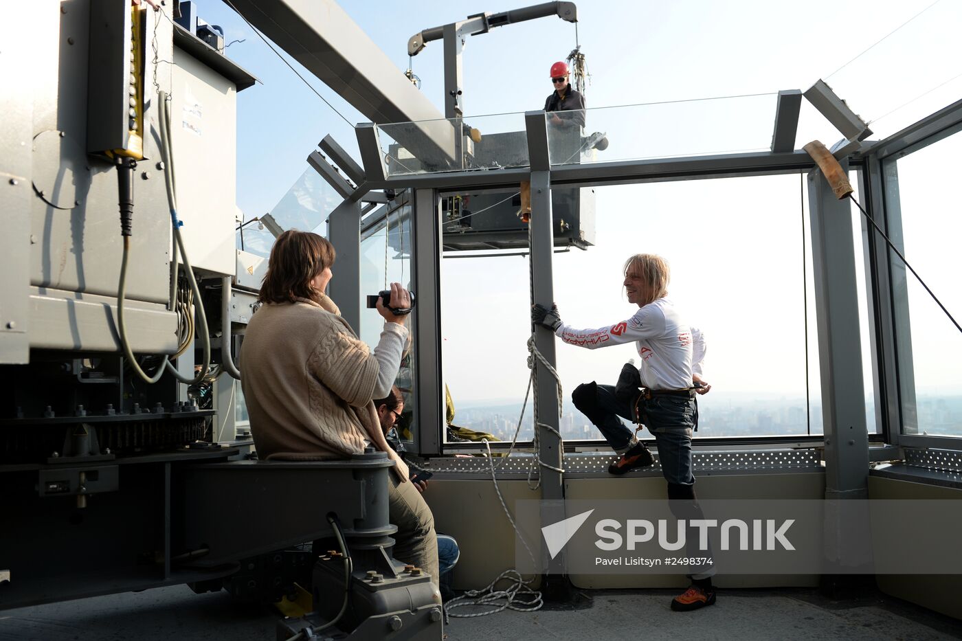 Spiderman Alain Robert conquers Vysotsky skyscraper
