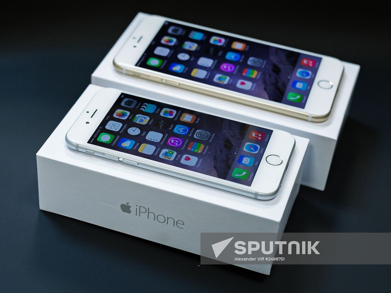 New iPhone 6 and iPhone 6 Plus smartphones