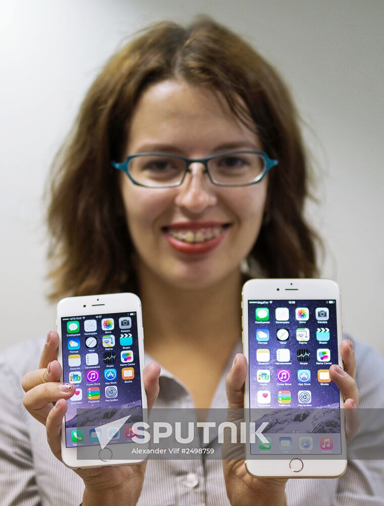 New iPhone 6 and iPhone 6 Plus smartphones