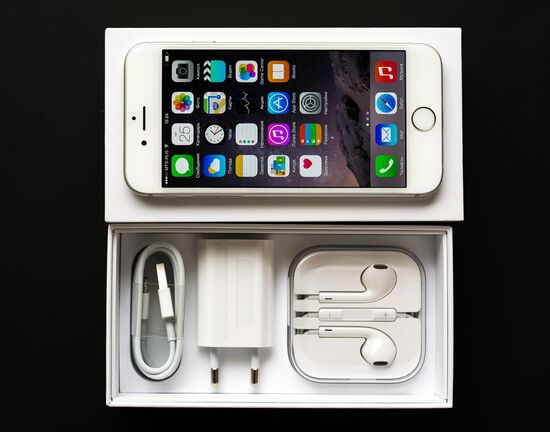 New iPhone 6 and iPhone 6 Plus smartphones