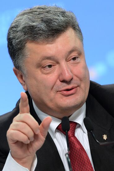 News conference with Ukrainian President Petro Poroshenko in Kiev