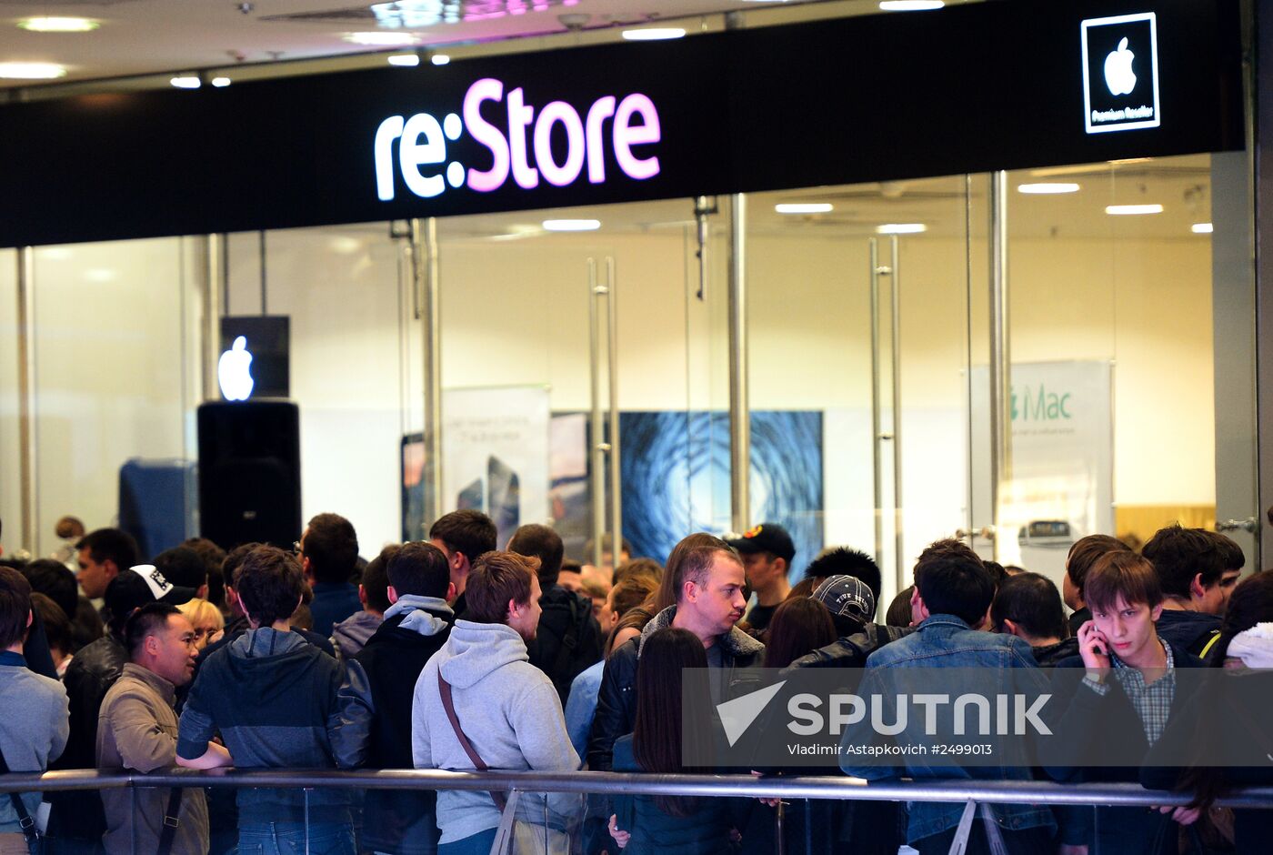 iPhone 6, 6-plus go on sale in Russia