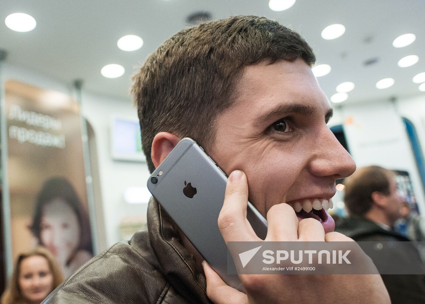 iPhone 6, 6 plus go on sale in Russia