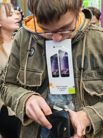 iPhone 6, 6 plus go on sale in Russia