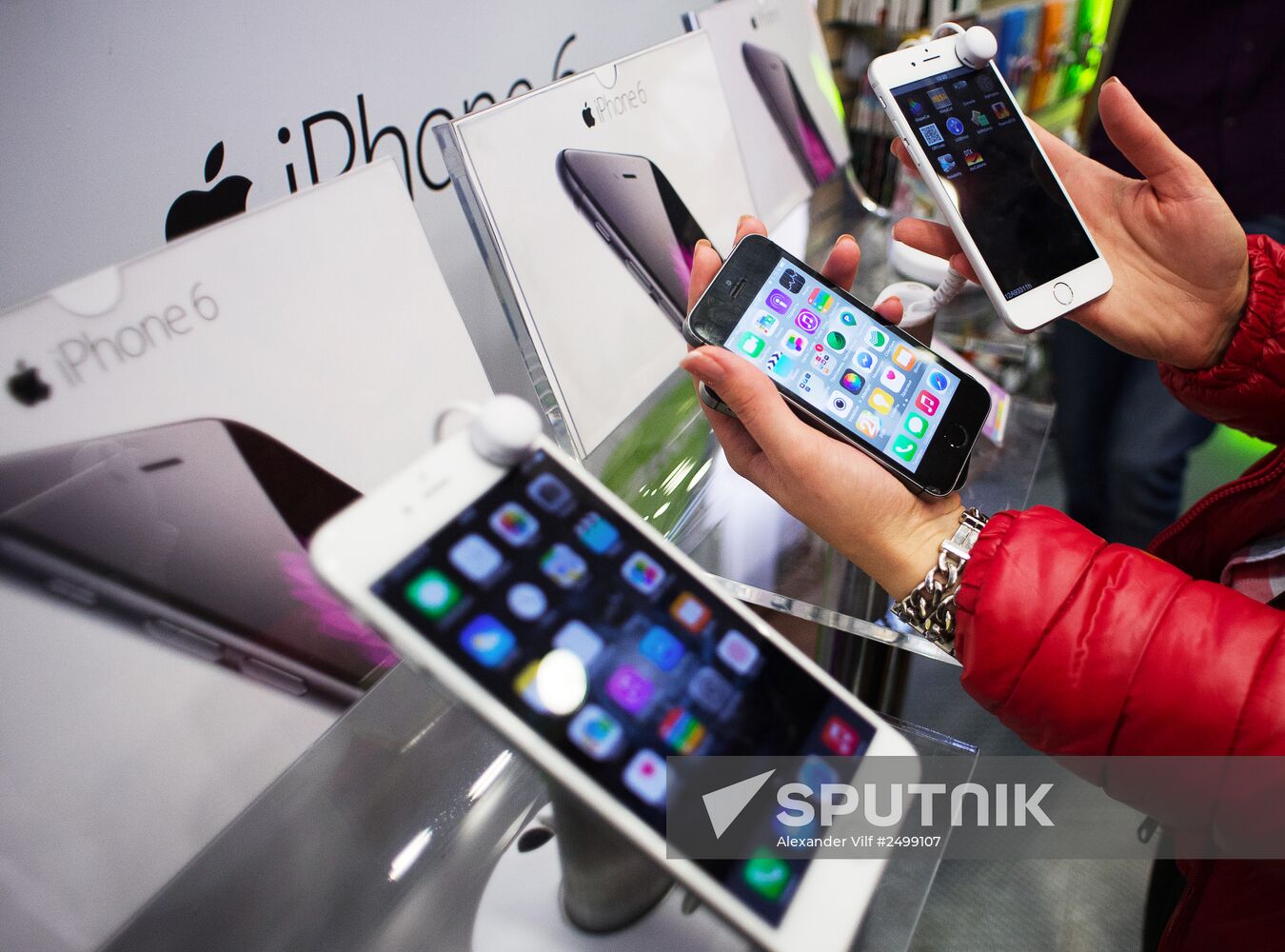 iPhone 6, 6 plus go on sale in Russia