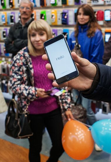 iPhone 6, 6 plus go on sale in Russia