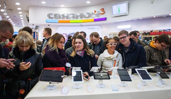 iPhone 6, 6 plus go on sale in Russia