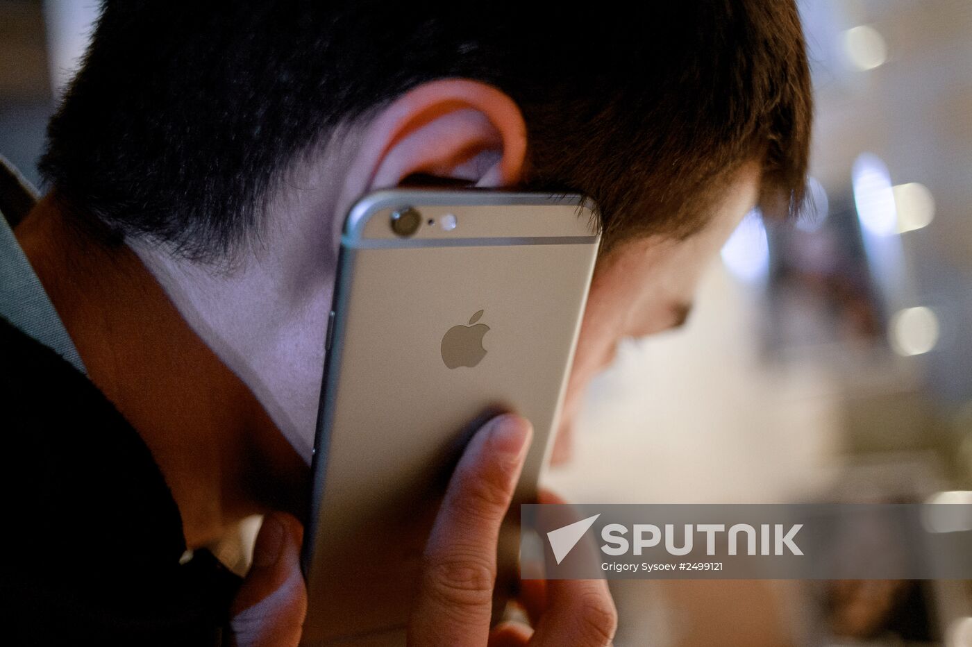 iPhone 6, 6 plus go on sale in Russia