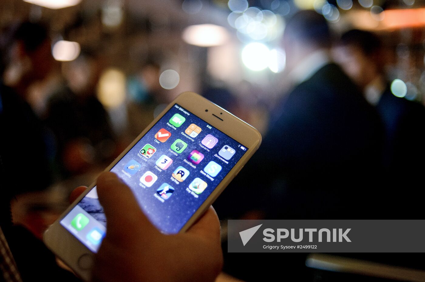 iPhone 6, 6 plus go on sale in Russia