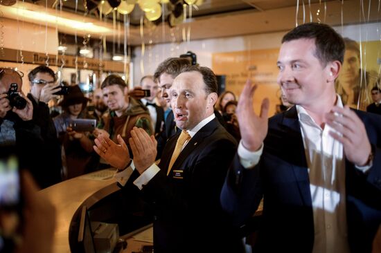 iPhone 6, 6 plus go on sale in Russia