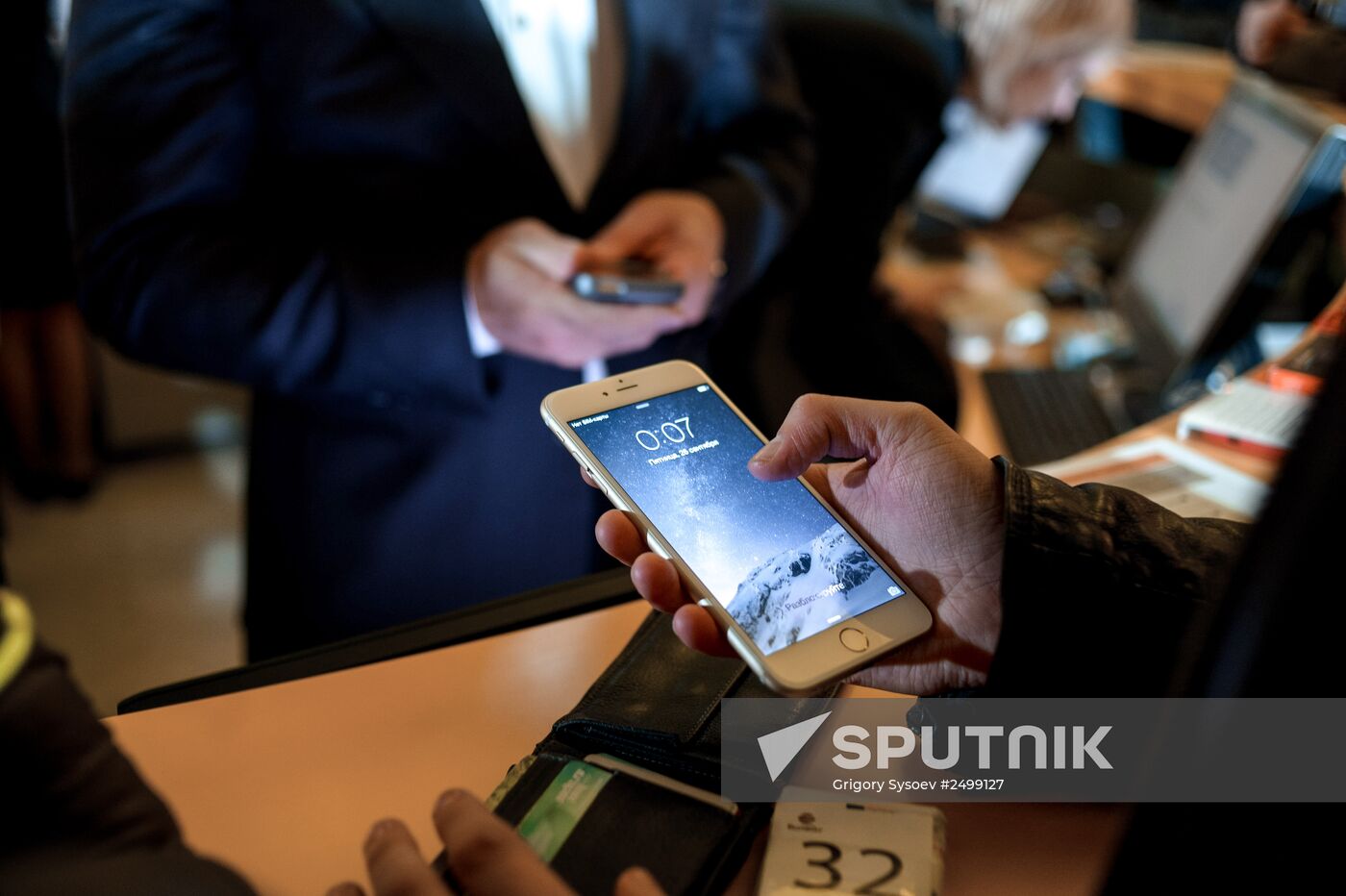 iPhone 6, 6 plus go on sale in Russia