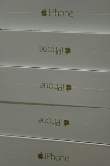 iPhone 6, 6 plus go on sale in Russia