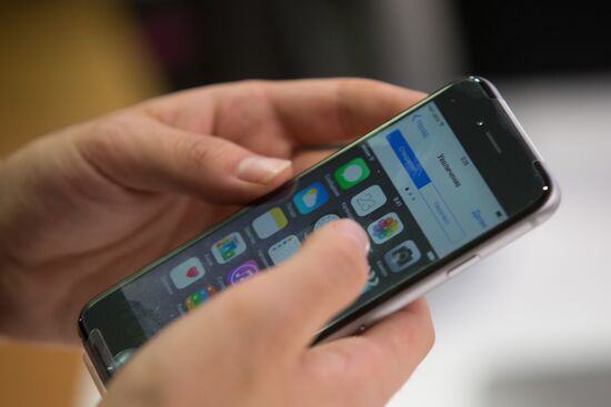 iPhone 6, 6 plus go on sale in Russia