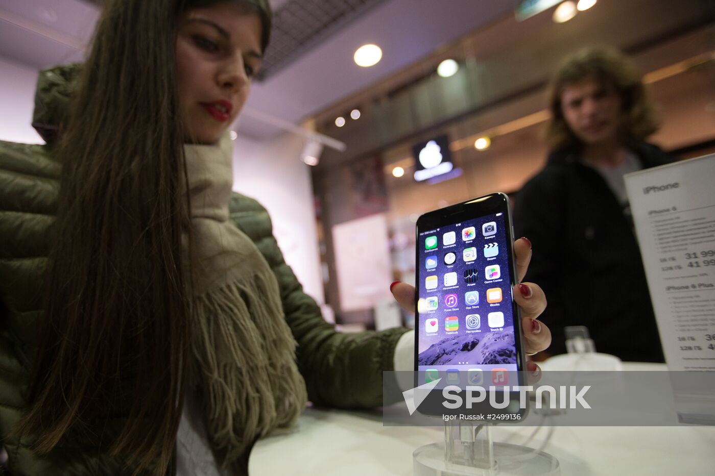 iPhone 6, 6 plus go on sale in Russia