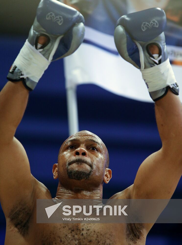 Boxing. Roy Jones Jr. vs. Hany Atiyo