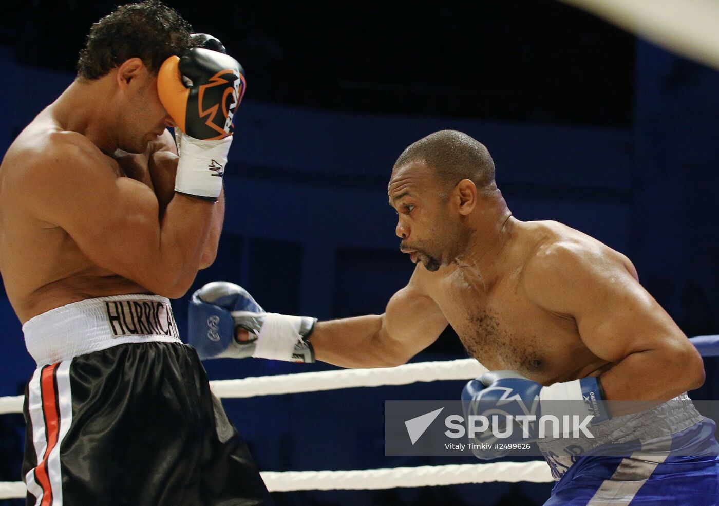 Boxing. Roy Jones Jr. vs. Hany Atiyo