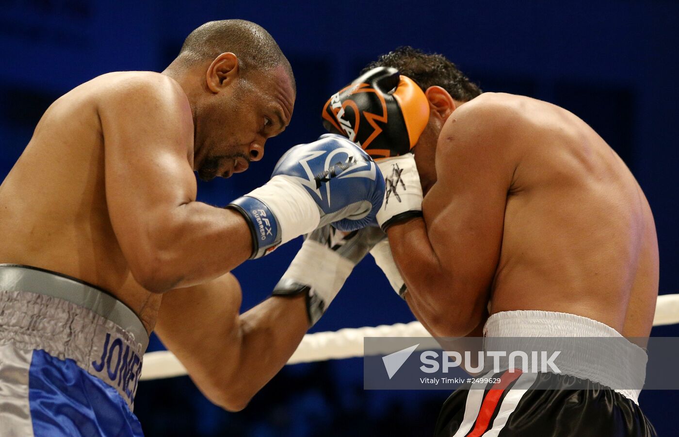 Boxing. Roy Jones Jr. vs. Hany Atiyo