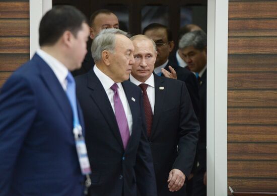 Vladimir Putin attends 4th Caspian Summit