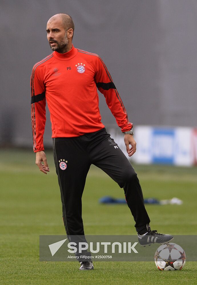 Football. FC Bayern's training session